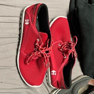 Red Etnies